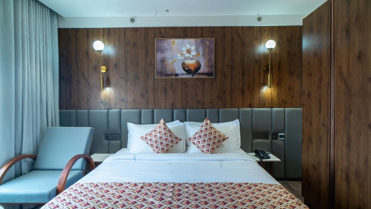 SQRWomensRestroom: Meaning, Uses & Modern Design Insights