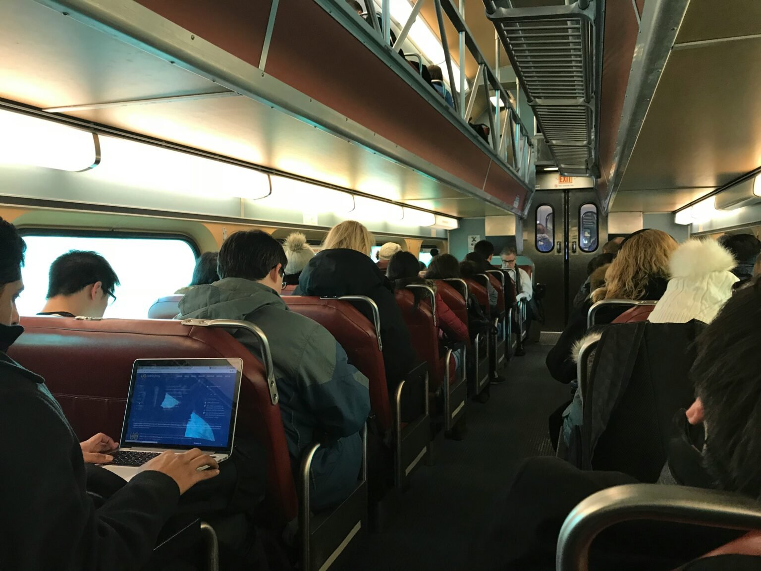 Maasgracve: Guiding You Through Business, Tech, and Travel