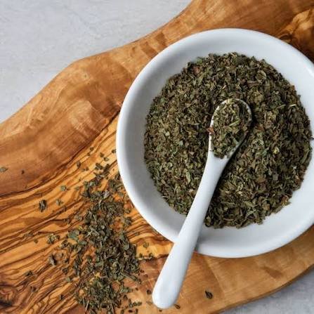 How to Use Basil Seasoning for Flavorful Dishes